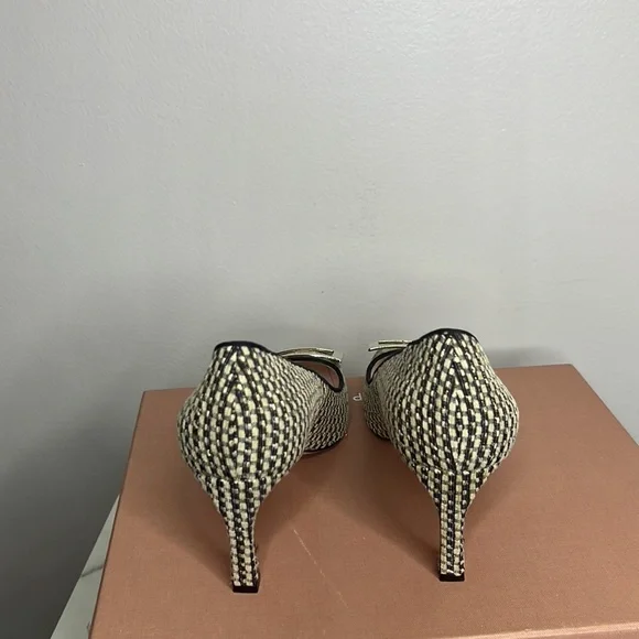 New With Tags Roger Vivier Pumps in fabric size 39 1/2 - Picture 3 of 10